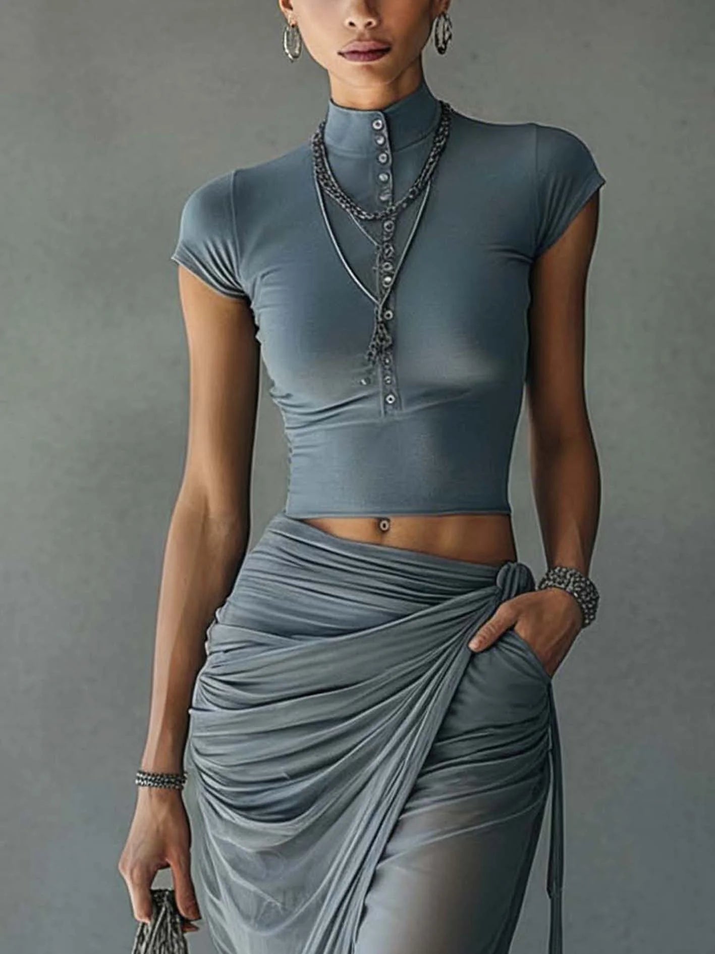 Wells & Monroe Blauwe Cropped T-Shirt En Mesh Draped Rok Set