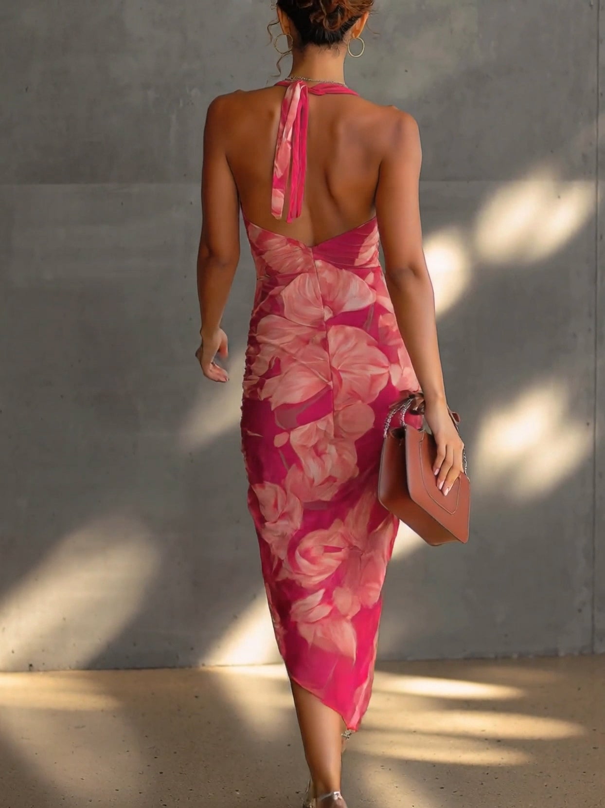 Wells & Monroe Charleston Mouwloze Bloemen Bodycon Jurk, Geplooide Split