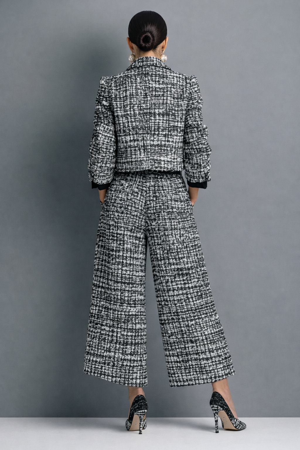 Lucia Tweedset met Cropped Jas en Wide-Leg Broek
